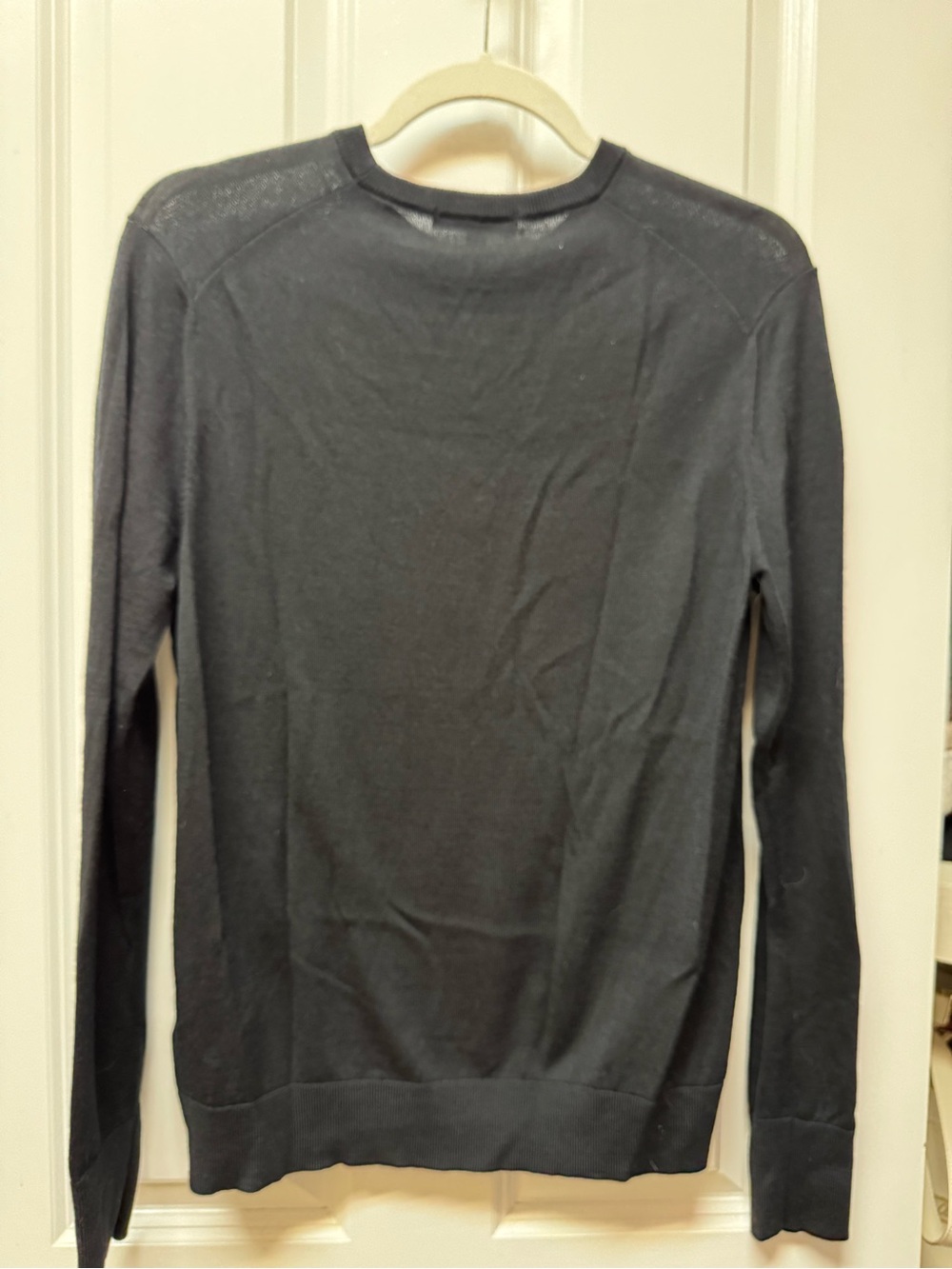 Uniqlo black merino wool crew neck sweater - Picture 4 of 4